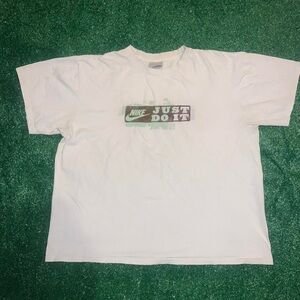 Nike Men's Cream and White T-shirt